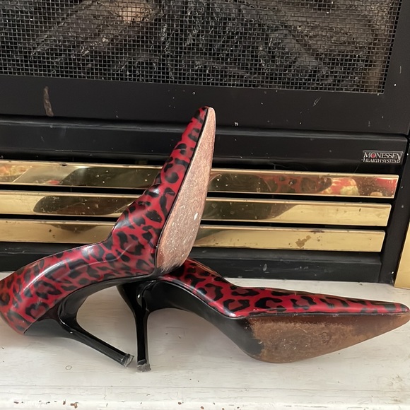 Stuart Weitzman red leopard heels, size 7B - Picture 3 of 6
